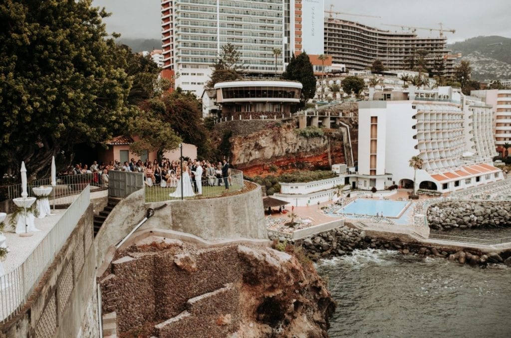 Trouwen in Funchal, Madeira -huwelijk in het buitenland - bestemming bruiloft op Madeira - trouwfotoshoot op Madeira