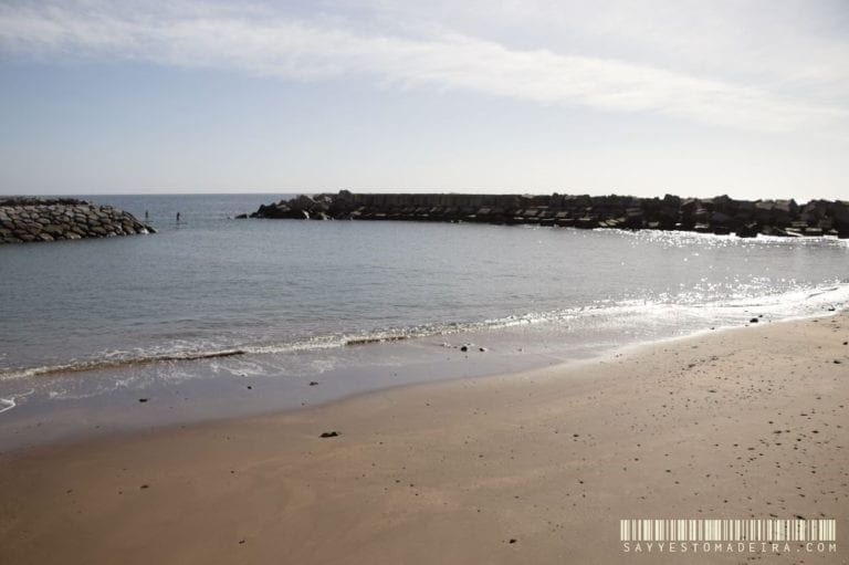 Calheta, Madeira Island - attractions. Calheta beach. ~ Atrakcje w Calheta. Piaszczysta plaża w Calheta na Maderze #madeira #madera #portugal #portugalia #calheta #beach