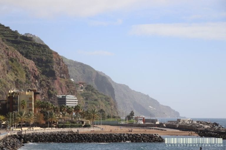 Calheta, Madeira Island - attractions. Calheta beach. ~ Atrakcje w Calheta. Piaszczysta plaża w Calheta na Maderze #madeira #madera #portugal #portugalia #calheta #beach
