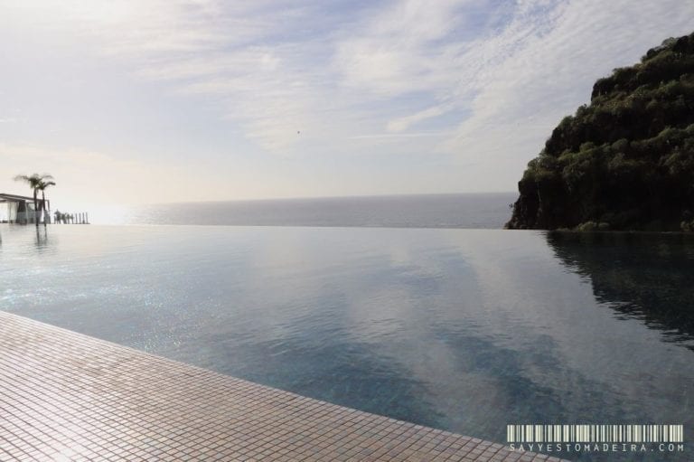 Hotel with an infinity pool in Madeira: Savoy Saccharum Resort & Spa in Calheta. ~ Hotel z pieknym basenen na Maderze: Savoy Saccharum Resort & Spa w Calheta. Idealny hotel dla par na Maderze. #madeira #madeiraisland #portugal #calheta #madeiraattractions #bestofportugal #travel #besthotels #sunset