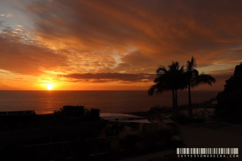 Best hotels in Madeira: Savoy Saccharum Resort & Spa in Calheta. ~ Hotel z pieknym basenen na Maderze: Savoy Saccharum Resort & Spa w Calheta. Idealny hotel dla par na Maderze. #madeira #madeiraisland #portugal #calheta #madeiraattractions #bestofportugal #travel #besthotels #sunset