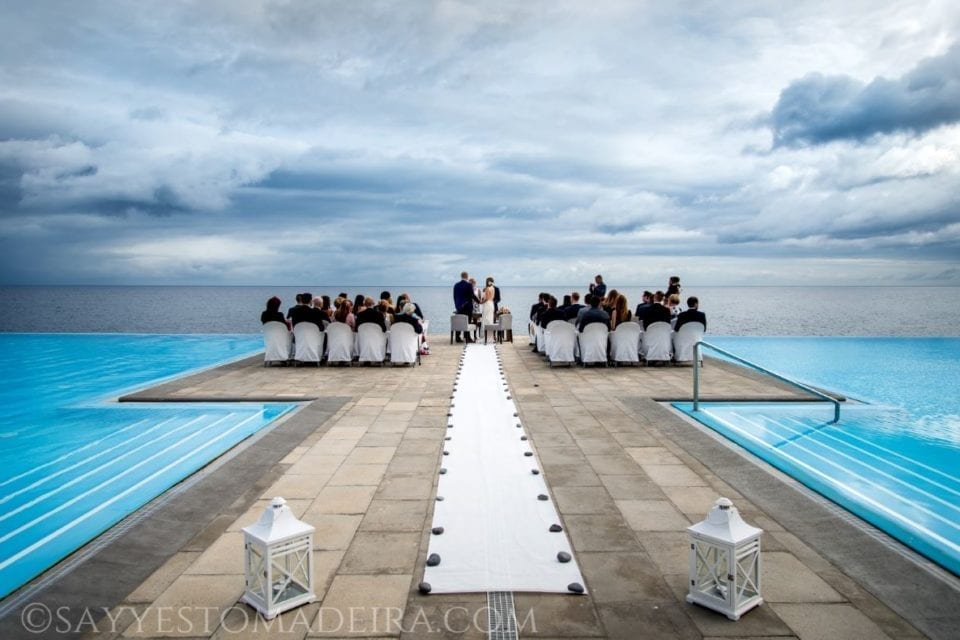 Trouwen in Funchal, Madeira -huwelijk in het buitenland - bestemming bruiloft op Madeira - trouwfotoshoot op Madeira