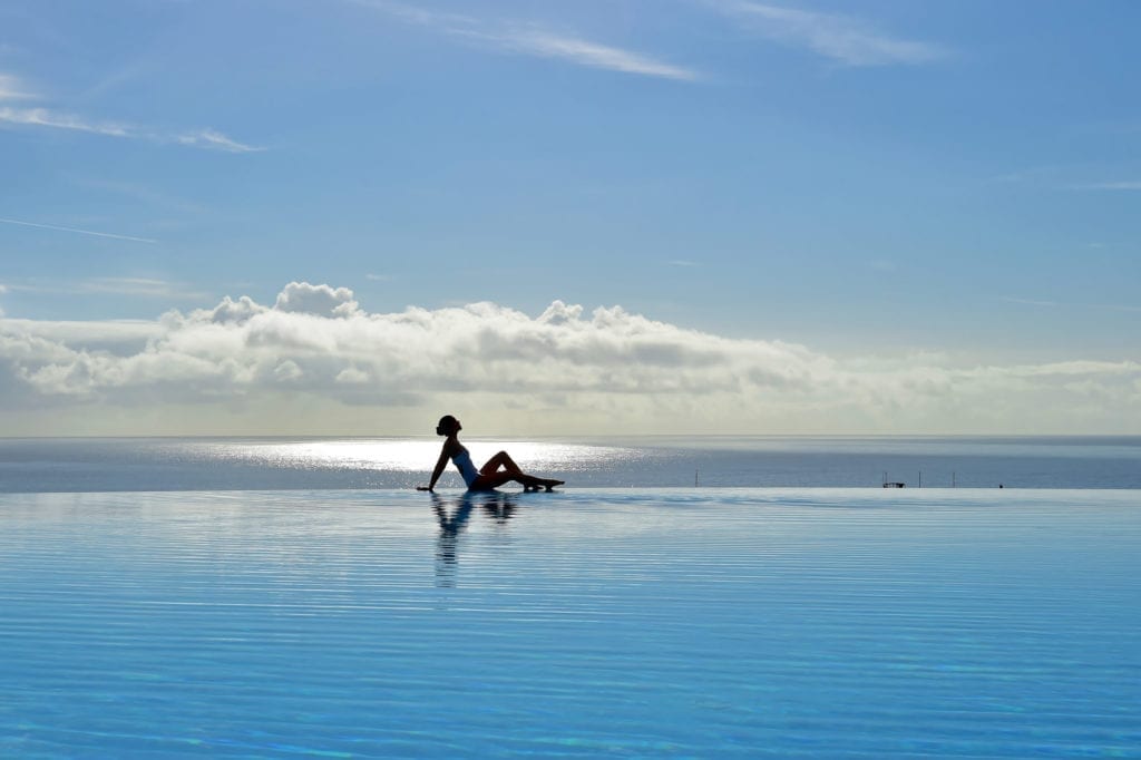 Most beautiful hotel pools in Madeira, Portugal: Pestana Casino Park Hotel in Funchal ~ Najpiękniejsze baseny hotelowe na Maderze - zestawienie. Zdjęcie: Pestana Casino Park Hotel w Funchal