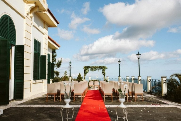 Wedding in Portugal - tropical wedding / Ślub w Portugalii - ślub w stylu tropikalnym #tropical #tropicalwedding #monstera #urbanjungle