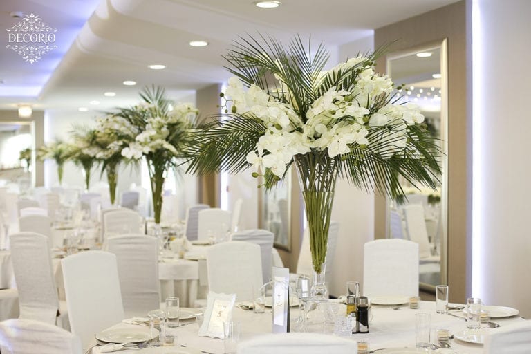 Tropical wedding decorations ~ Ślub w stylu tropikalnym - pomysł na elegancki wystrój sali weselnej w stylu tropikalnym