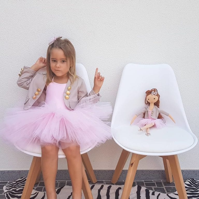 Przepiękna różowa sukienka dla dziewczynki i jej szmacianej lalki - dopasowane sukienki dla dziewczynek, mam i lalek