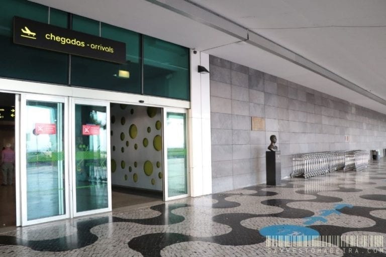 AEROBUS – bus service from/to the airport in Madeira. Bus stop on Cristiano Ronaldo Airport in Madeira | AEROBUS – Autobus z lotniska w Funchal. Przystanek autobusu na lotnisku na Maderze - gdzie się znajduje?