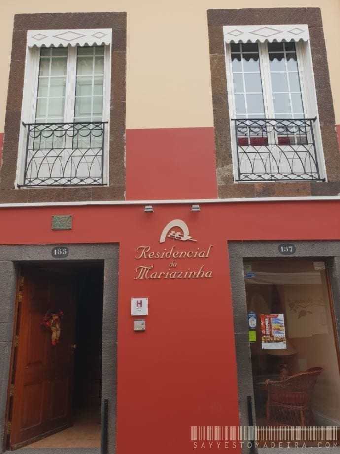 Residencial Mariazinha - Cheap hotel in the Old Town of Funchal, Madeira, Portugal || Tani hotel na Starym Mieście w Funchal na Maderze - Residencial Mariazinha