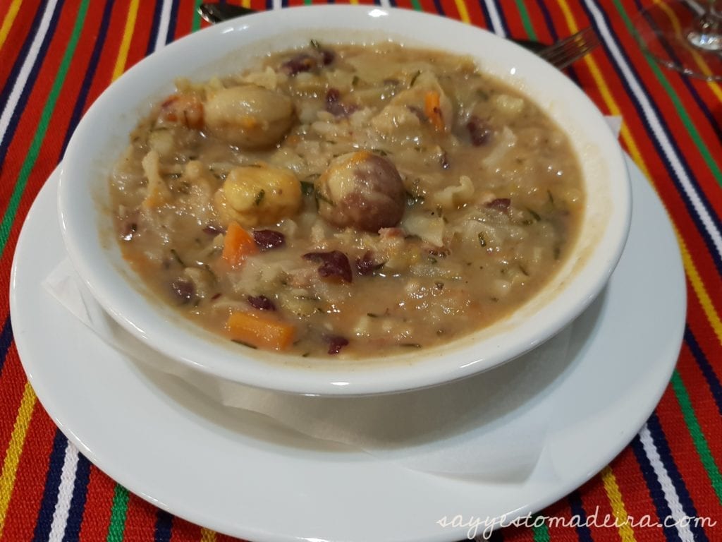 Food to try in Madeira Island: Chestnut soup- Nun's Valley ( Curral das Freiras) Madeira Island #foodie #madeira #chestnut Polecane dania na Maderze: Dania i produkty z kasztanów w Dolinie Zakonnic na Maderze - zupa z kasztanów