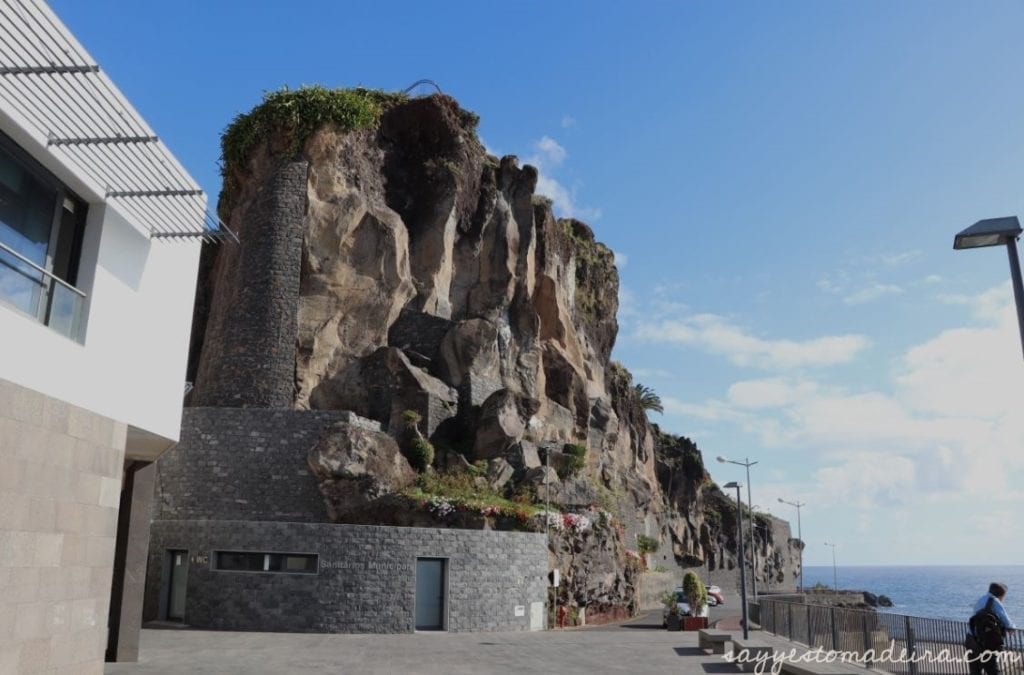 Camara de Lobos, Madeira Island. Recommended places in Camara de Lobos. #madeira #portugal #europetravel #travel #bucketlist Piękne miejsca na Maderze: Wioska rybacka Camara de Lobos. Cabo Girao #madera