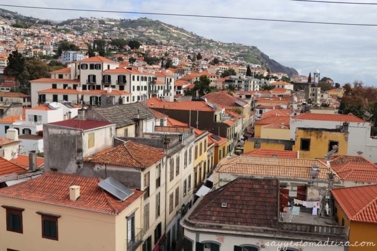 View on Funchal from above - Madeira Story Centre Rooftop viewpoint #madeira #funchal Widok na Funchal z tarasu widokowego na dachu