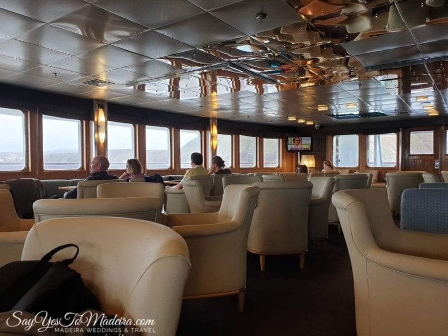 First class lobby - ferry Porto Santo Line from Madeira Island to Porto Santo II Pierwsza klasa - prom z Funchal do Vila Baleira na Posto Santo