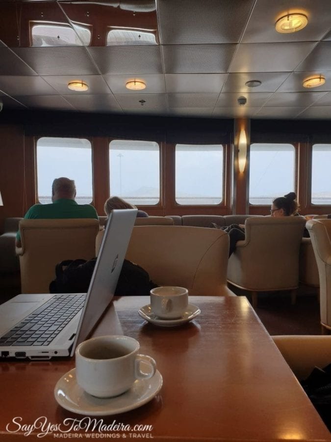 First class lobby - ferry Porto Santo Line from Madeira Island to Porto Santo II Pierwsza klasa - prom z Funchal do Vila Baleira na Posto Santo