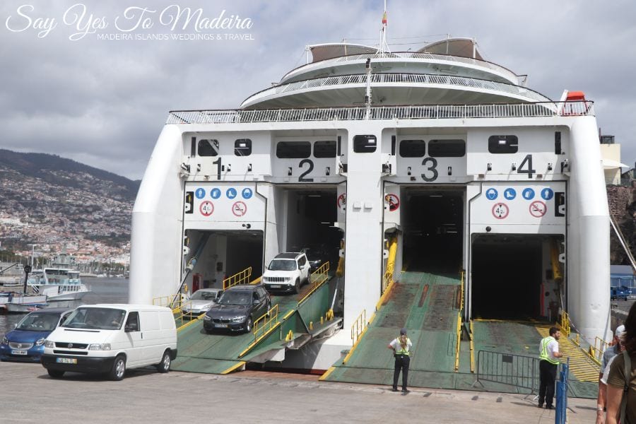 Prom z Portimao po przybyciu do portu w Funchal na Maderze - wrzesień 2019