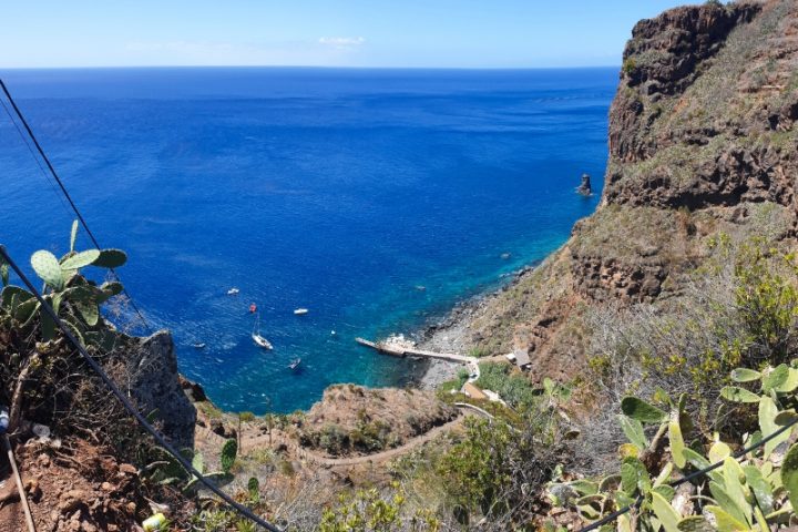 Best non-touristic and beautiful places on Madeira Island - Calhau da Lapa. Staying in Campanario, Madeira