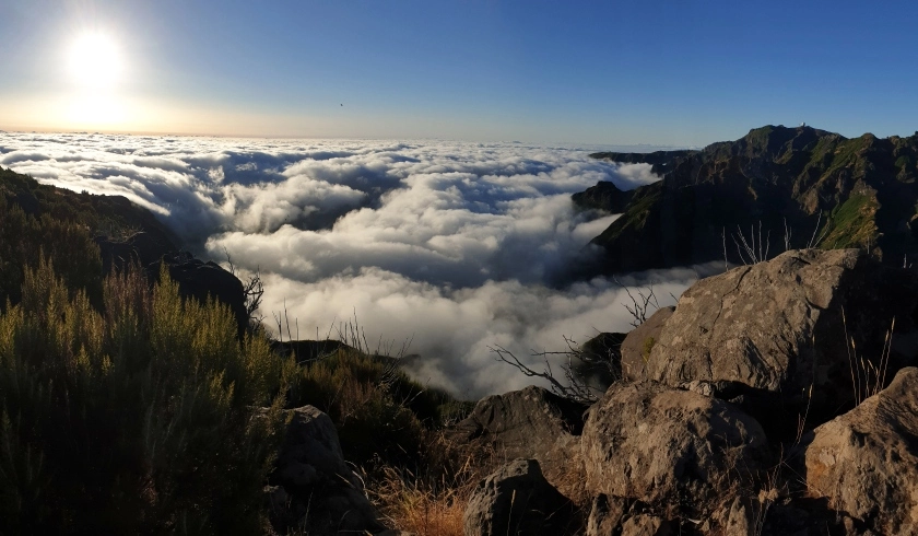 Best sunrise hikes on Madeira: Achadas do Teixeira to Pico Ruivo trail (PR1) I Sunrise Pico Ruivo